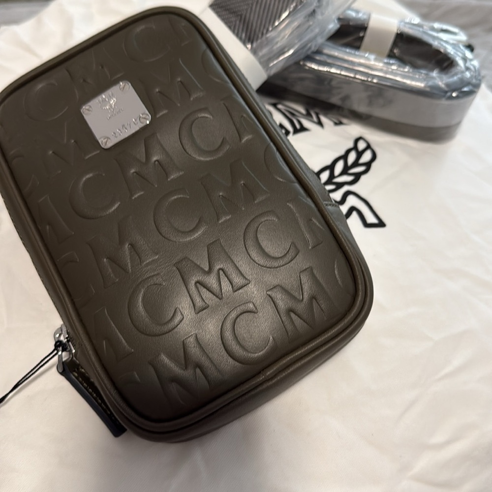 MCM cross body NWT
Guaranteed authentic